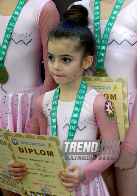 İdman gimnastikası və akrobatika üzrə Birgə Azərbaycan Birinciliyində ilk günün qalibləri mükafatlandırıldı. Bakı, Azərbaycan 3 dekabr 2015